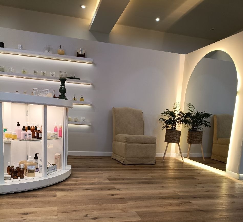 Recepción y sala de espera de Planta Alta Spa en Paraná